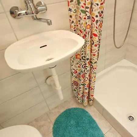 With A Parking Space Baska, Krk - 23326 Гостевой дом Башка