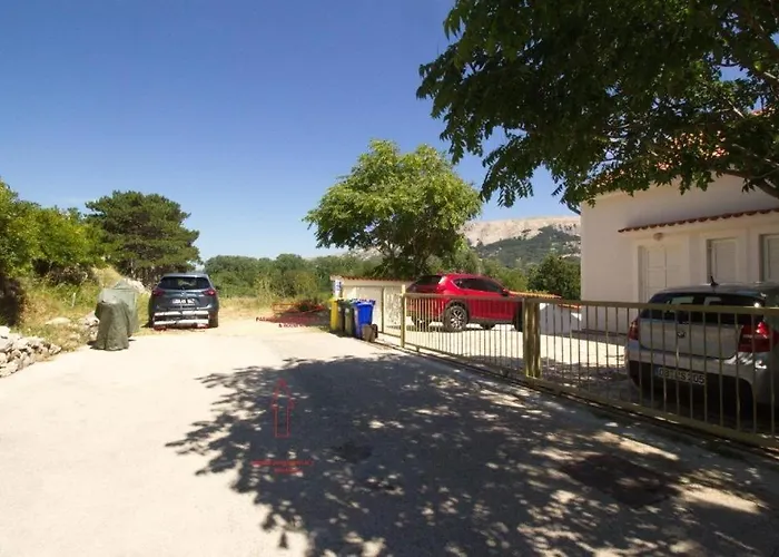 게스트하우스 With A Parking Space Baska, Krk - 23326